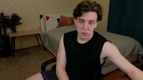 Snapshot of oliver_travis chatting on 12/14/25, 04:40 Oliver Evans online show from 12/14/25, 04:40