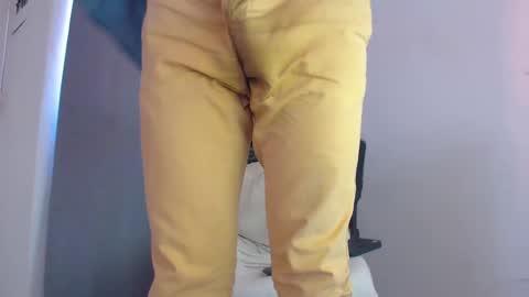 Snapshot of oliverdrew1 chatting on 01/30/25, 07:26 oliver online show from 01/30/25, 07:26