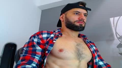 Snapshot of oliverdrew1 chatting on 09/08/25, 06:51 oliver online show from 09/08/25, 06:51