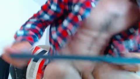 Snapshot of oliverdrew1 chatting on 09/17/25, 02:30 oliver online show from 09/17/25, 02:30