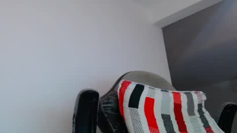 Snapshot of oliverdrew1 chatting on 09/18/25, 12:07 oliver online show from 09/18/25, 12:07