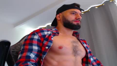 Snapshot of oliverdrew1 chatting on 11/01/25, 01:13 oliver online show from 11/01/25, 01:13