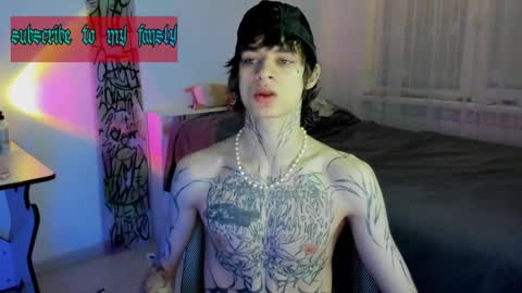 Snapshot of oliverrgroove chatting on 03/04/25, 03:48 oliverrgroove online show from 03/04/25, 03:48