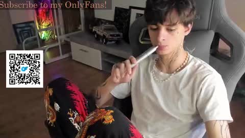 Snapshot of oliverrgroove chatting on 09/14/25, 02:49 oliverrgroove online show from 09/14/25, 02:49