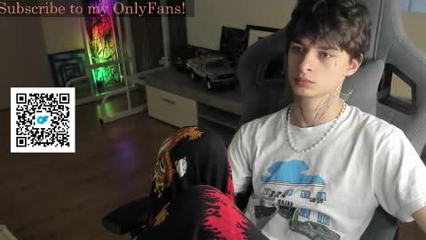 Snapshot of oliverrgroove chatting on 09/16/25, 02:29 oliverrgroove online show from 09/16/25, 02:29