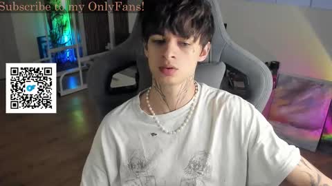 Snapshot of oliverrgroove chatting on 09/20/25, 02:07 oliverrgroove online show from 09/20/25, 02:07