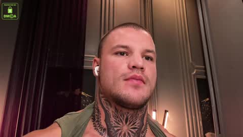 Snapshot of oliversport chatting on 12/23/24, 01:35 OliverSport online show from 12/23/24, 01:35