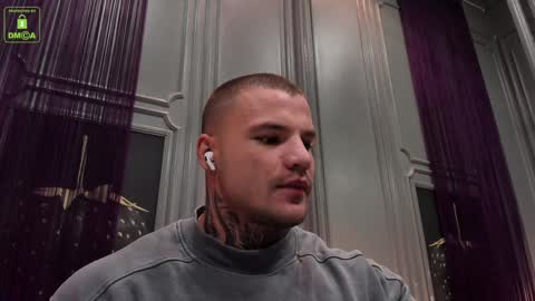 Snapshot of oliversport chatting on 12/29/24, 10:45 OliverSport online show from 12/29/24, 10:45