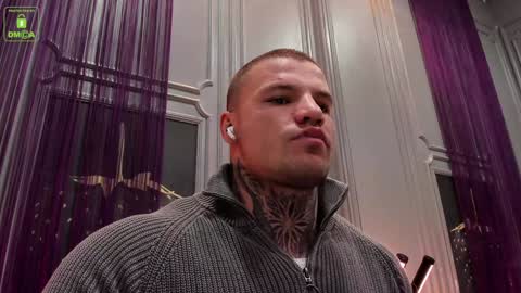 Snapshot of oliversport chatting on 01/05/25, 04:47 OliverSport online show from 01/05/25, 04:47