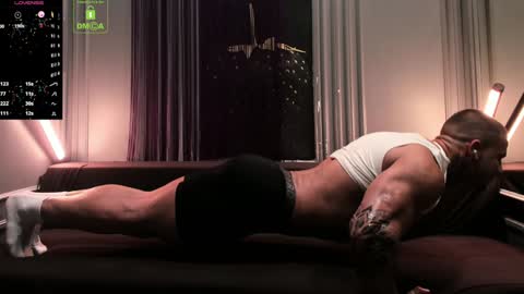 Snapshot of oliversport chatting on 01/30/25, 03:40 OliverSport online show from 01/30/25, 03:40