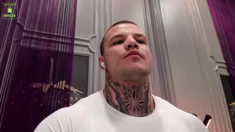 Snapshot of oliversport chatting on 02/14/25, 03:36 OliverSport online show from 02/14/25, 03:36