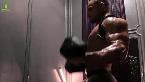 Snapshot of oliversport chatting on 02/22/25, 04:40 OliverSport online show from 02/22/25, 04:40