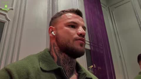 Snapshot of oliversport chatting on 09/28/25, 11:04 OliverSport online show from 09/28/25, 11:04