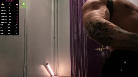 Snapshot of oliversport chatting on 10/24/25, 10:44 OliverSport online show from 10/24/25, 10:44