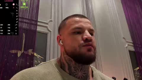 Snapshot of oliversport chatting on 10/25/25, 10:56 OliverSport online show from 10/25/25, 10:56