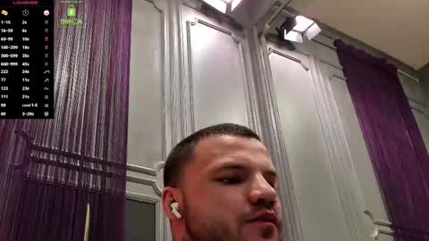 Snapshot of oliversport chatting on 11/21/25, 03:54 OliverSport online show from 11/21/25, 03:54