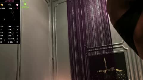 Snapshot of oliversport chatting on 11/23/25, 04:07 OliverSport online show from 11/23/25, 04:07