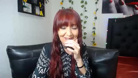Snapshot of olivia_02 chatting on 01/20/25, 10:26 OLIVIA online show from 01/20/25, 10:26