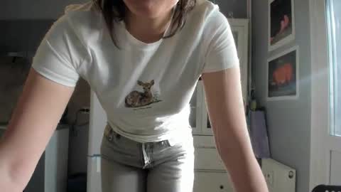 Snapshot of olivia__dream chatting on 05/06/26, 03:28 olivia__dream online show from 05/06/26, 03:28