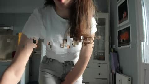 Snapshot of olivia__dream chatting on 05/13/26, 03:31 olivia__dream online show from 05/13/26, 03:31
