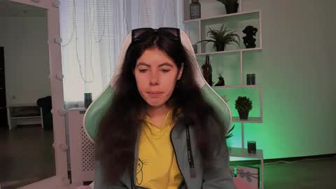 olivia__low online show from 05/01/26, 05:56
