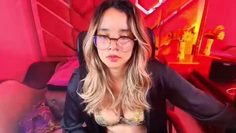  OLIVIA  online show from 11/11/25, 03:28