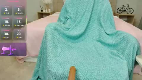 Olivia Hi guys Follow me  online show from 09/29/25, 12:16