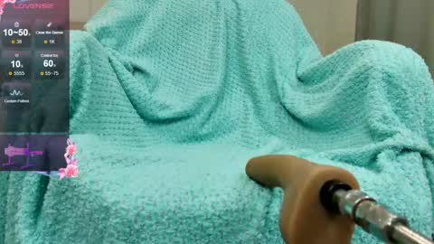 Snapshot of olivia_k_ chatting on 01/06/26, 01:09 Olivia Hi guys Follow me online show from 01/06/26, 01:09