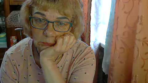 Olivia Mia online show from 05/11/26, 07:47