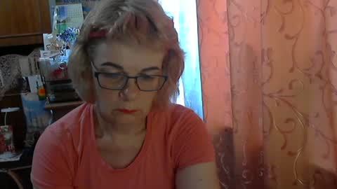 Snapshot of olivia_mia25 chatting on 06/12/26, 08:57 Olivia Mia online show from 06/12/26, 08:57
