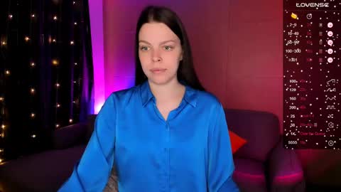 Snapshot of olivia_munn chatting on 03/10/25, 02:28 Olivia online show from 03/10/25, 02:28