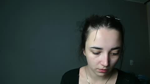 Olivia online show from 12/05/25, 03:41