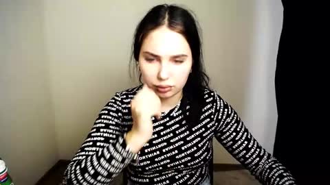 Olivia online show from 11/17/25, 11:05