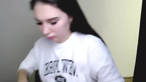 Olivia online show from 03/06/26, 09:22