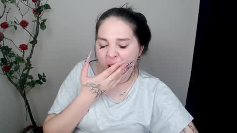 Snapshot of olivia_red_ chatting on 05/25/26, 08:37 Olivia online show from 05/25/26, 08:37