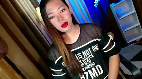 Miss OLIVIA online show from 11/24/25, 10:04