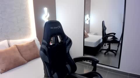 Snapshot of olivia_willoow chatting on 03/08/26, 02:37 olivia_willoow online show from 03/08/26, 02:37