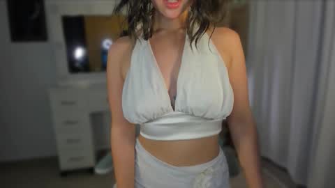 Snapshot of olivia_xd_ chatting on 01/10/26, 07:43 Olivia online show from 01/10/26, 07:43