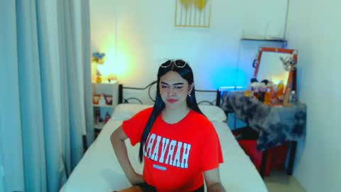 olivia_xxo online show from 08/06/26, 04:09