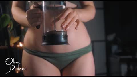 Olivia online show from 10/12/25, 01:15