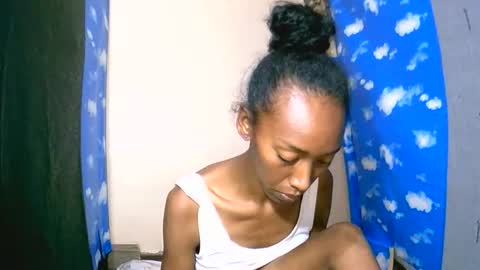 oliviah27 online show from 10/04/25, 11:47