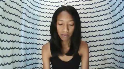 oliviah27 online show from 11/24/25, 08:25