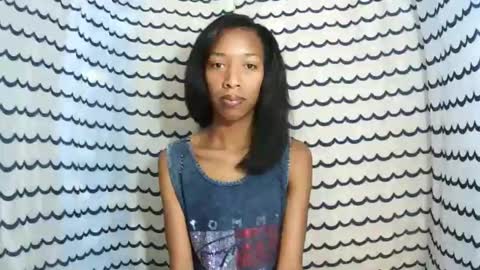 oliviah27 online show from 11/30/25, 08:18