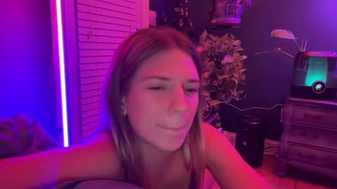 Snapshot of oliviahansleyy chatting on 01/30/25, 04:27 Olivia online show from 01/30/25, 04:27