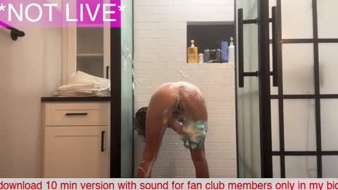 Snapshot of oliviahansleyy chatting on 03/12/25, 12:42 Olivia online show from 03/12/25, 12:42