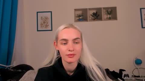 Snapshot of oliviahappy chatting on 05/18/26, 06:58 oliviaBeauty online show from 05/18/26, 06:58