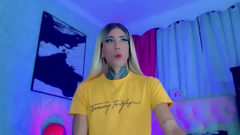 oliviahot01 online show from 05/09/26, 01:00