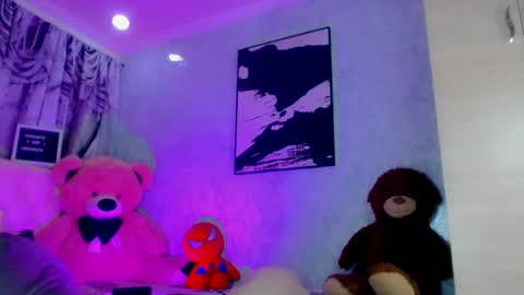 Snapshot of oliviahot01 chatting on 06/25/26, 02:44 oliviahot01 online show from 06/25/26, 02:44