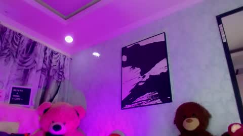 Snapshot of oliviahot01 chatting on 06/30/26, 01:06 oliviahot01 online show from 06/30/26, 01:06