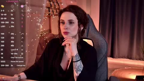 Snapshot of oliviamcclean chatting on 03/22/26, 05:38 Liv online show from 03/22/26, 05:38